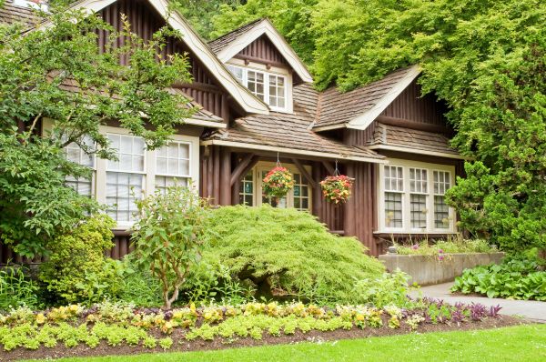 Log Home Landscaping in Valrico