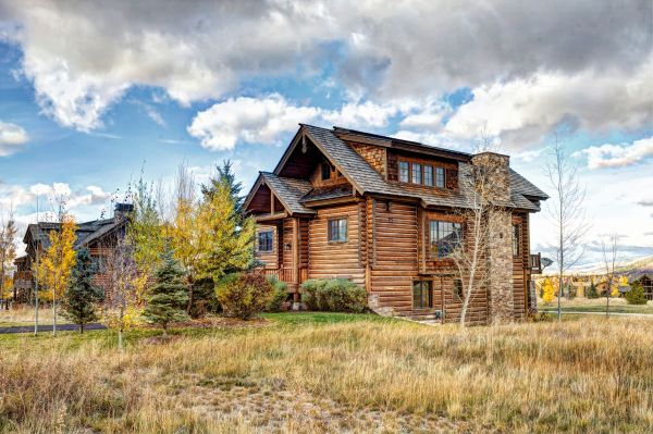 Cabin Landscaping in Valrico